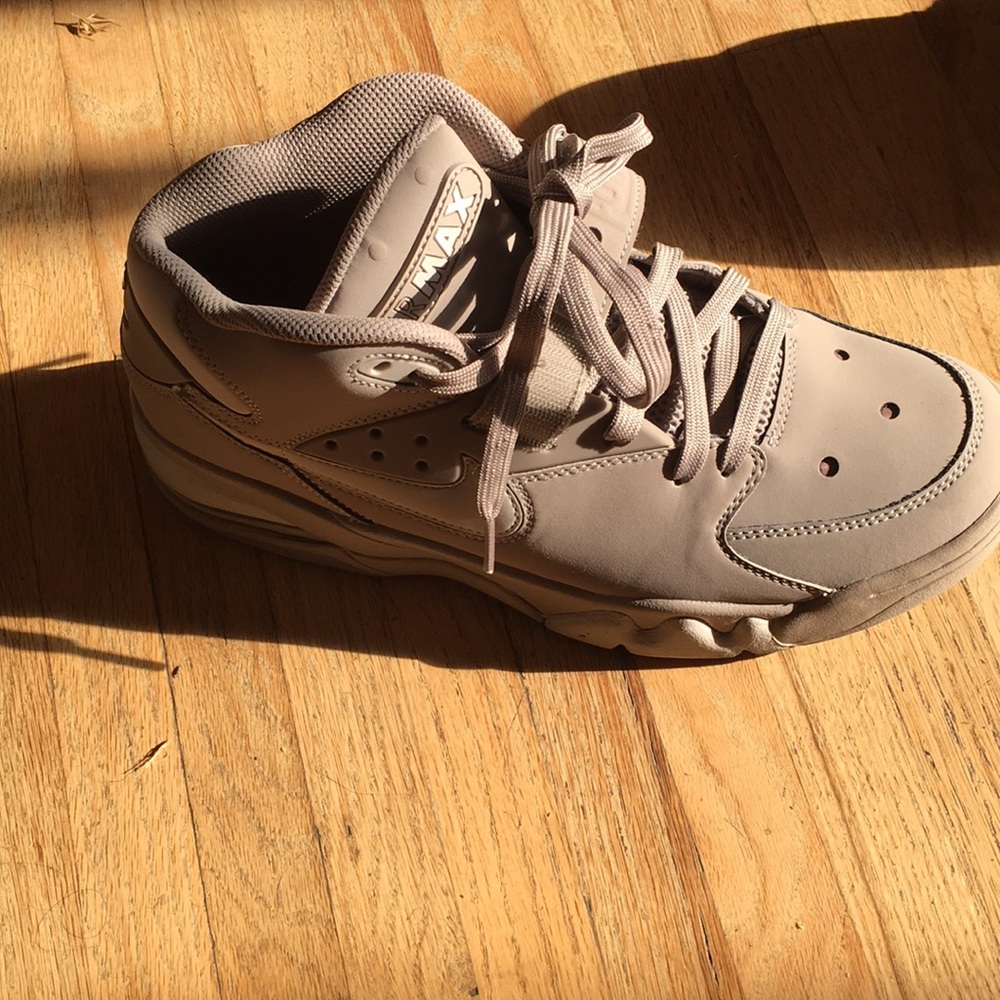 Nike shoes air max